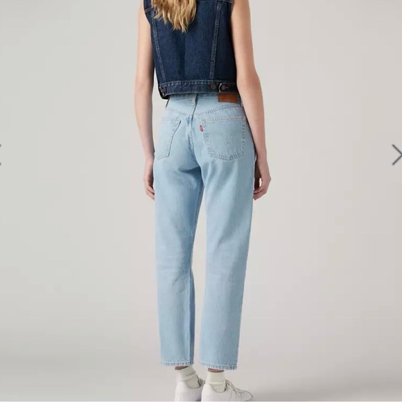 Levi’s 501 Original Cropped Jeans – Light Wash (W25 L28) - Picture 3 of 9
